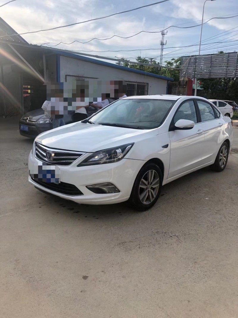 北京17年長安汽車逸動2