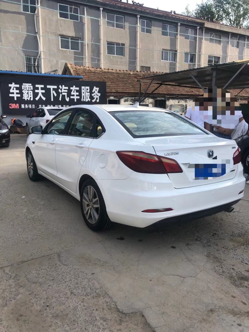 北京17年長安汽車逸動7