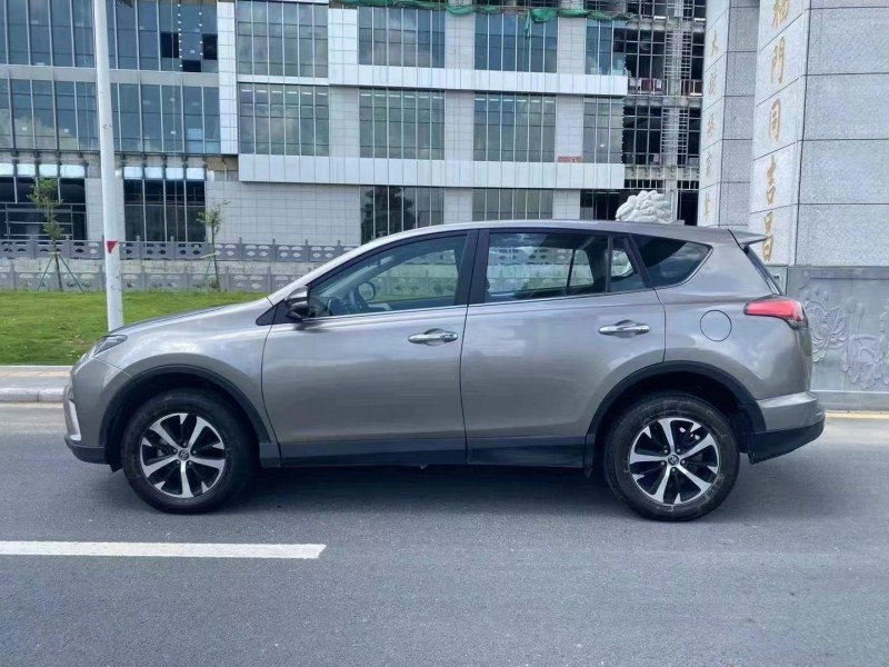 广州20年丰田RAV4荣放8