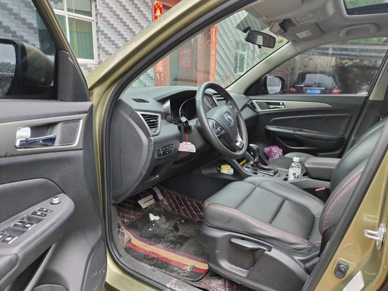 景德鎮17年長安汽車CS756