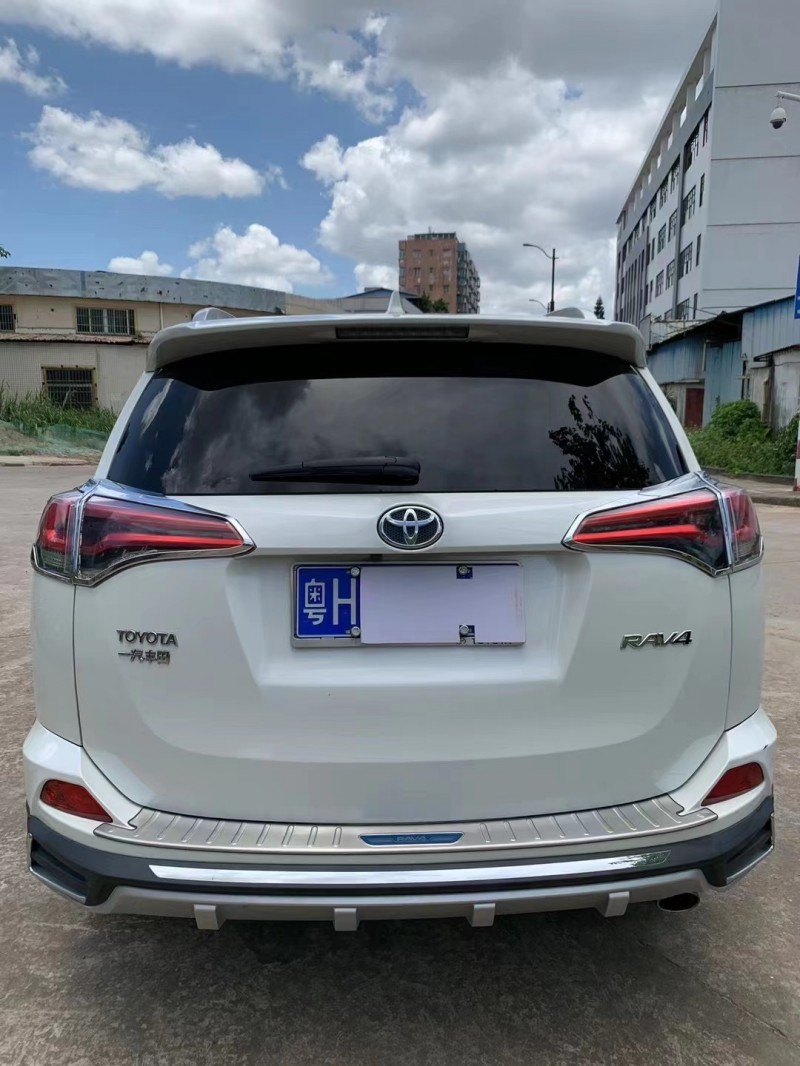 江门18年丰田RAV4荣放8