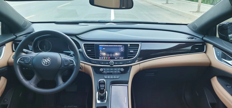 枣庄20年别克君越5