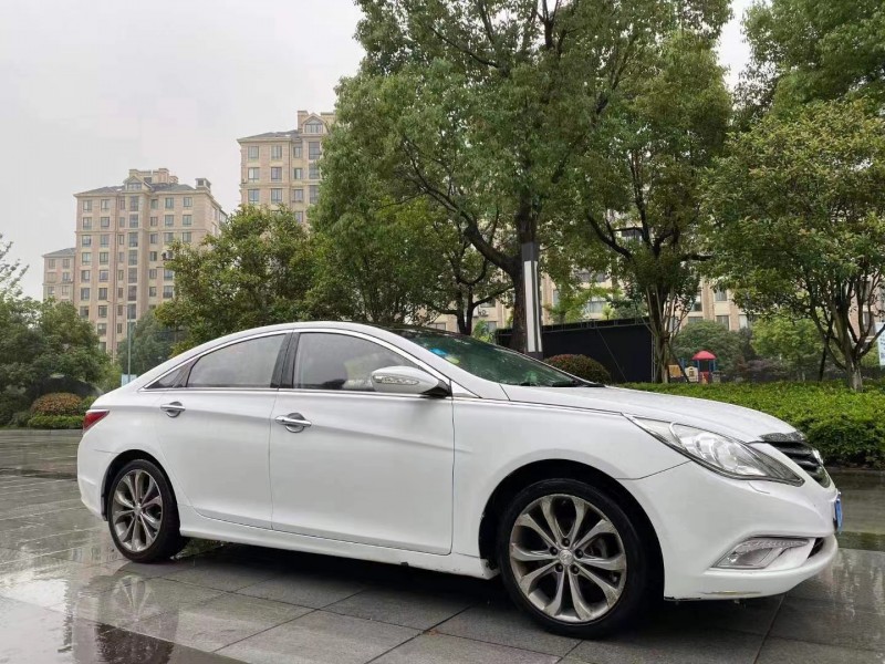 溫州13年現代索納塔八2