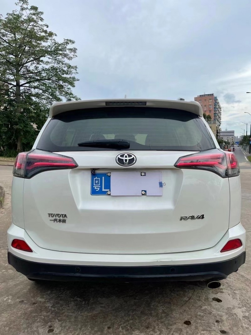 江门19年丰田RAV4荣放8