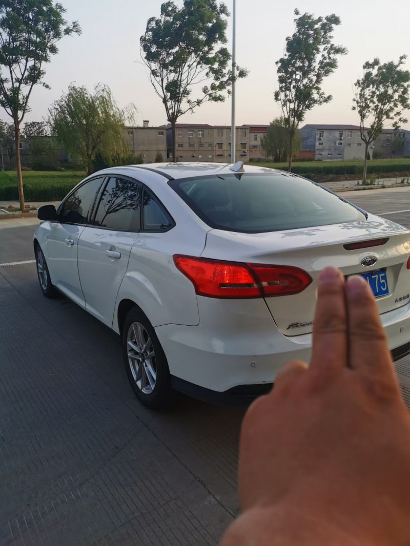 邢台16年福特福克斯4