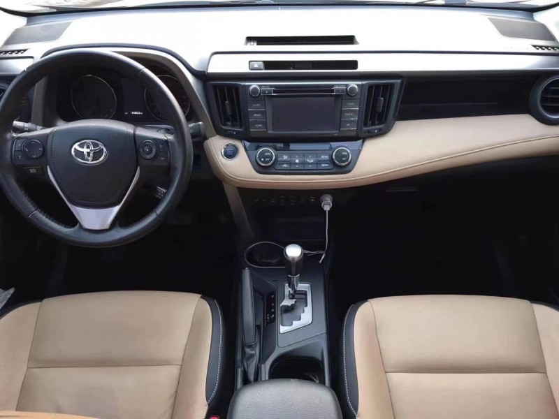 广州17年丰田RAV4荣放4
