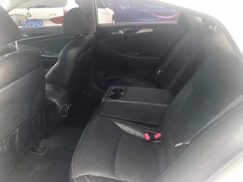 济南15年现代索纳塔八4