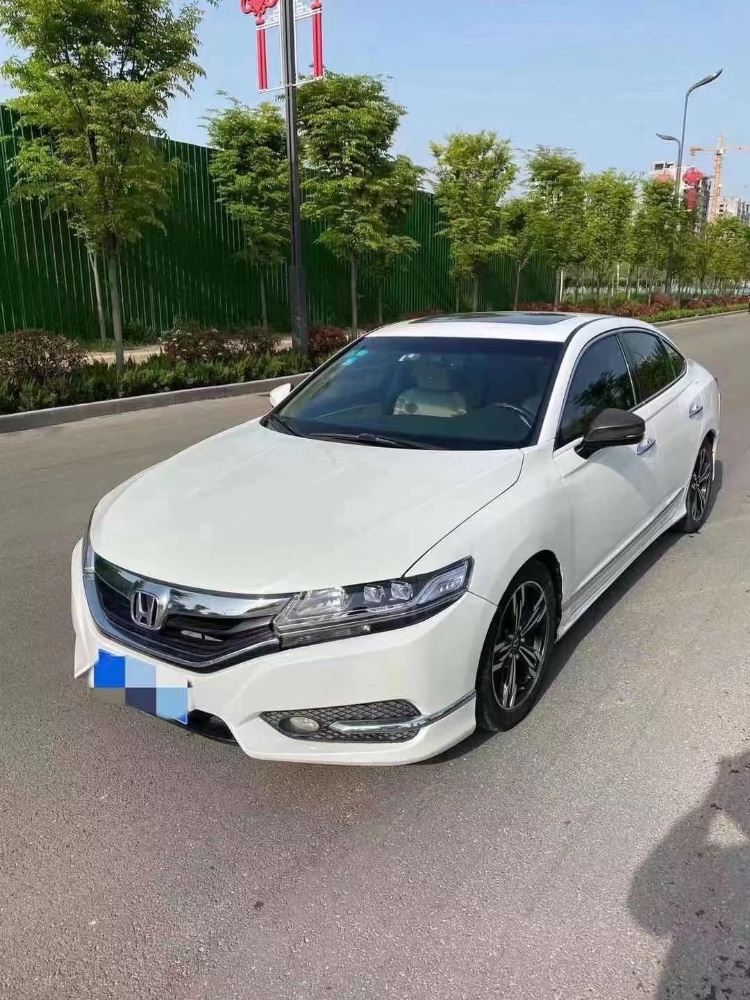 济宁16年本田思铂睿6