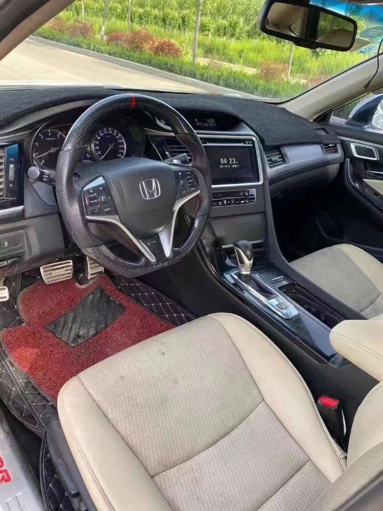 济宁16年本田思铂睿5