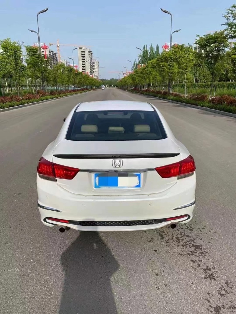 济宁16年本田思铂睿3