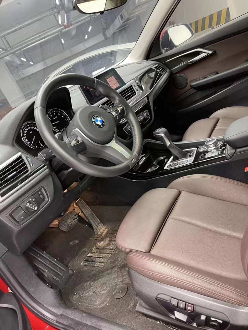 成都19年宝马1系4