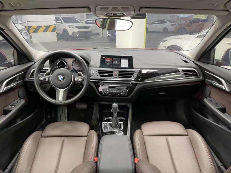 成都19年宝马1系5