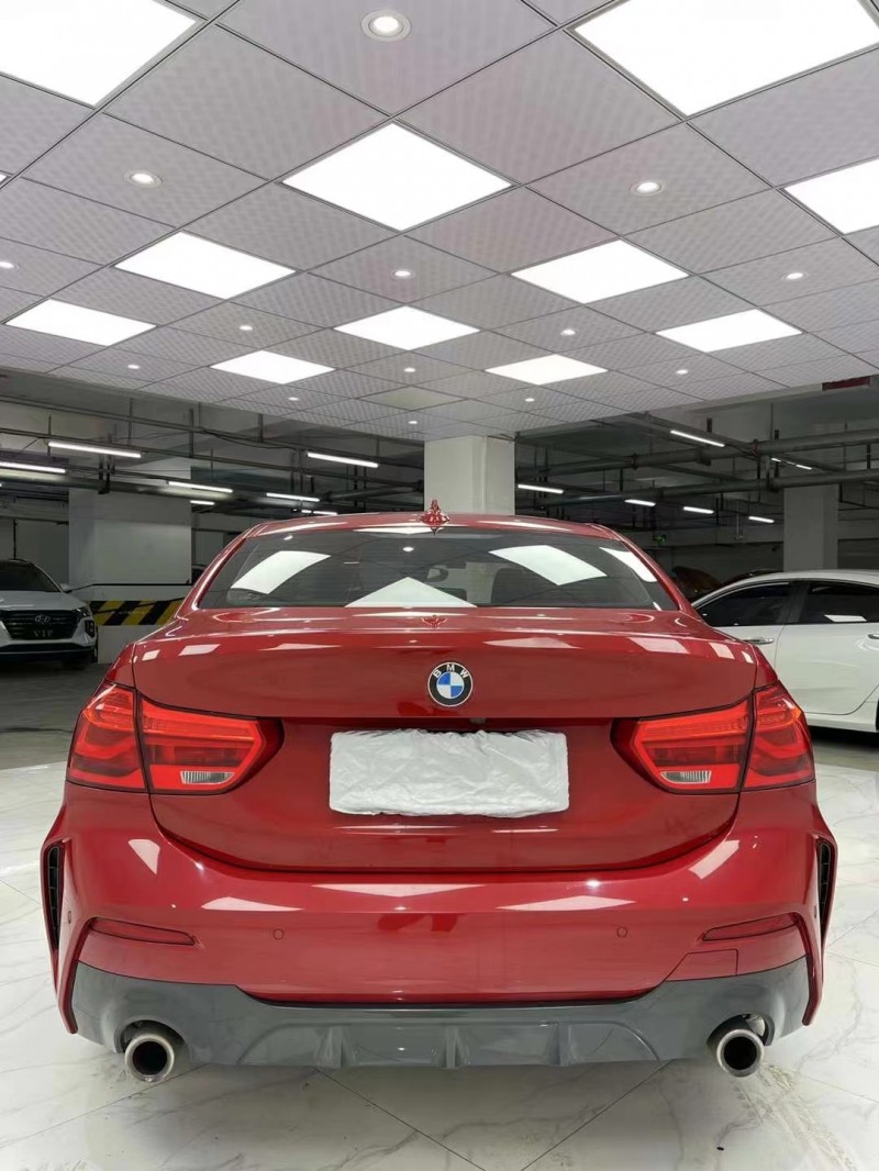 成都19年宝马1系9