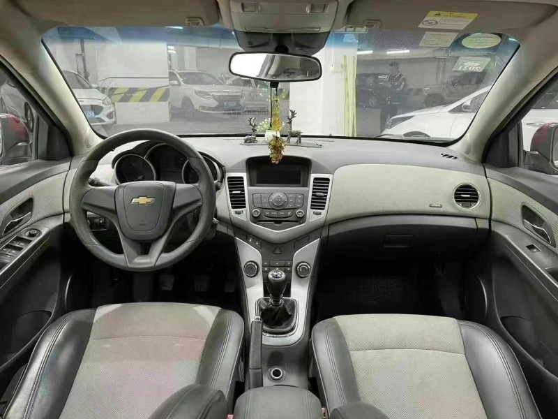 成都14年雪佛兰科鲁兹5