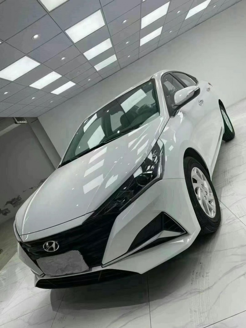 成都20年现代瑞纳2