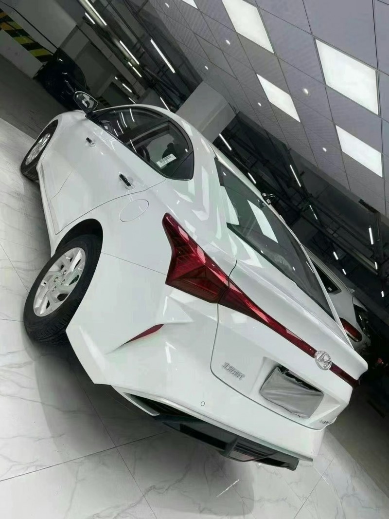 成都20年现代瑞纳8