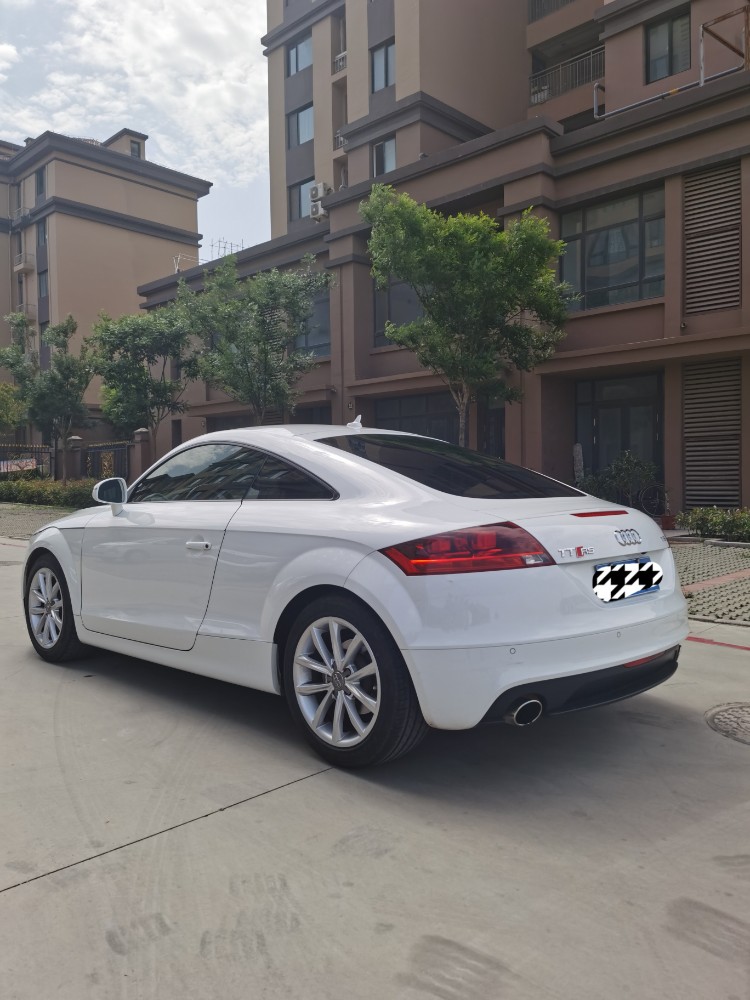 青岛13年奥迪TT5