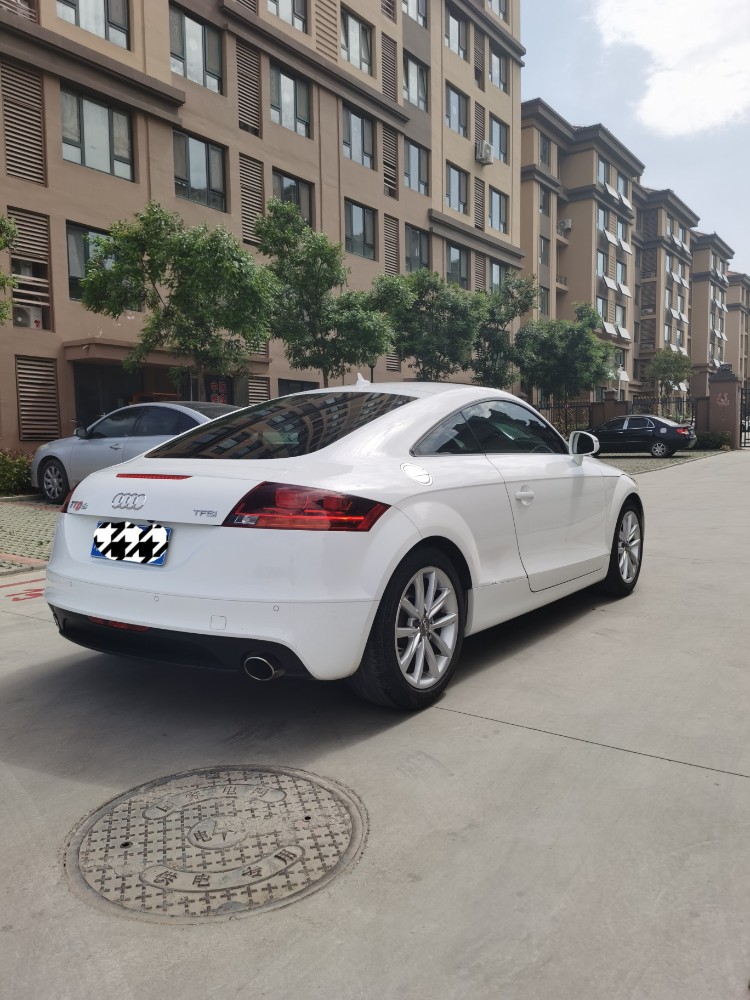 青岛13年奥迪TT4