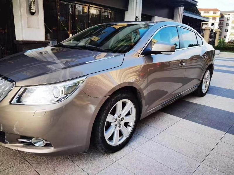 邵阳10年别克君越2