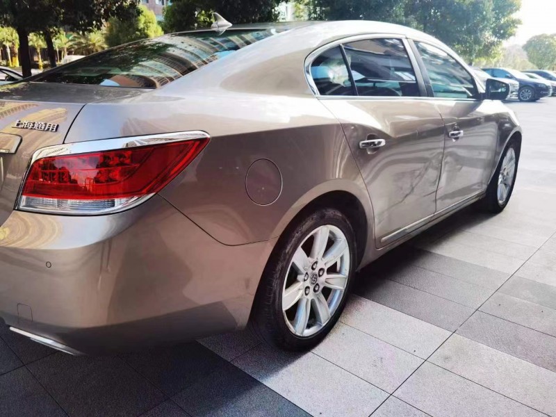 邵阳10年别克君越7