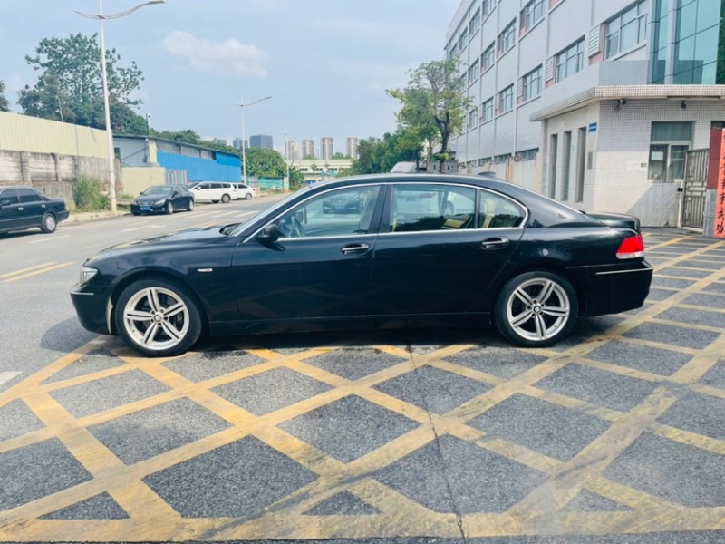 东莞06年宝马7系2