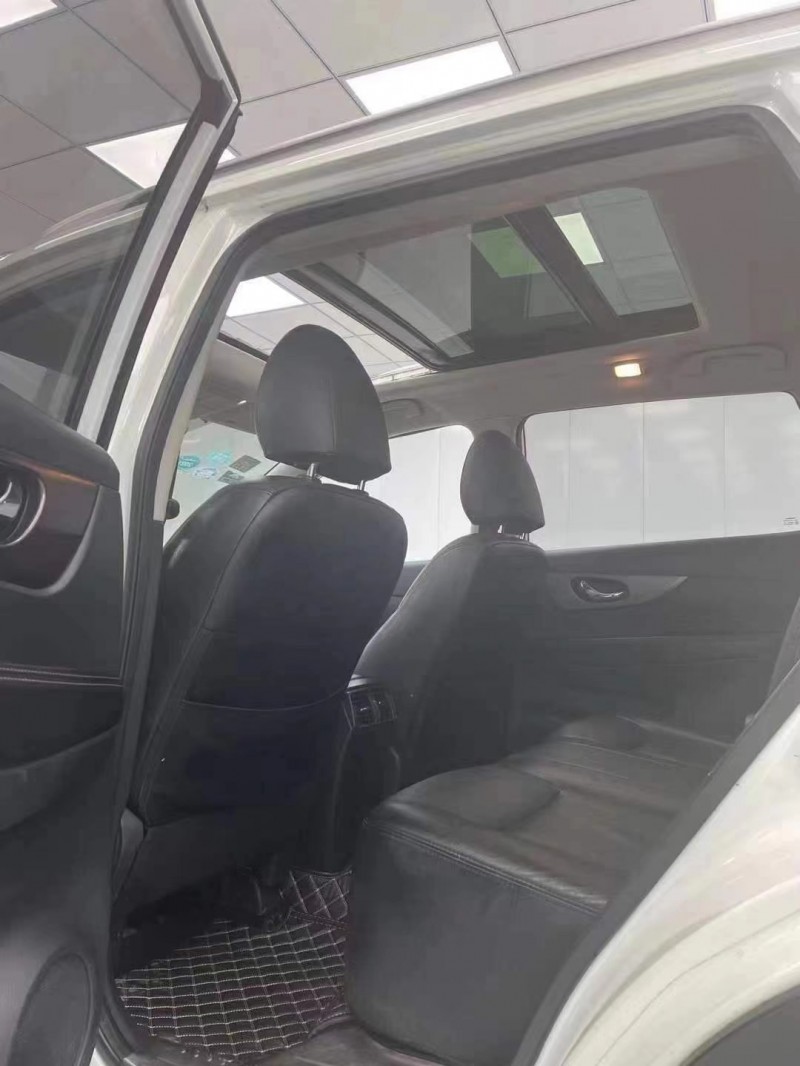 成都15年日产奇骏6