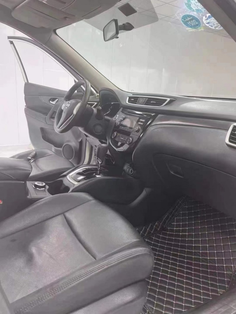 成都15年日产奇骏4