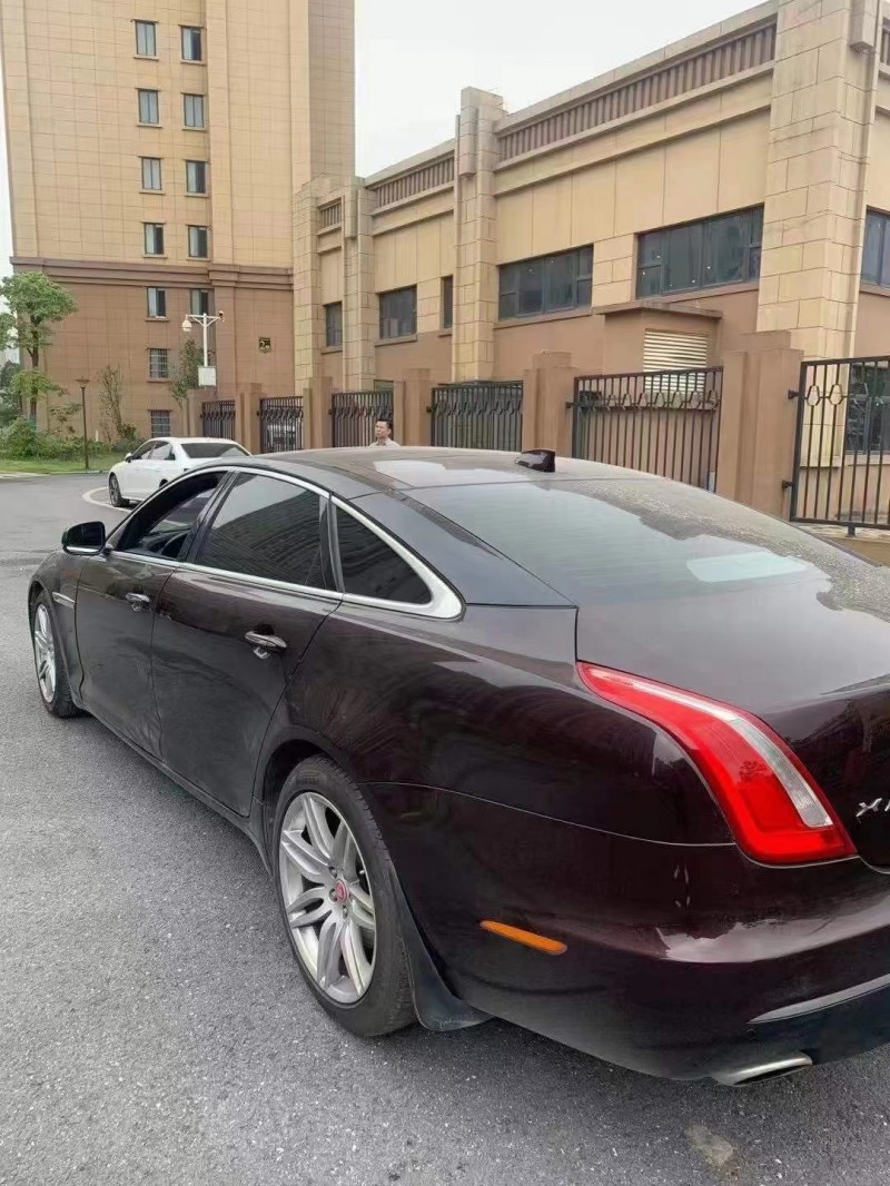 新余18年捷豹XJ6