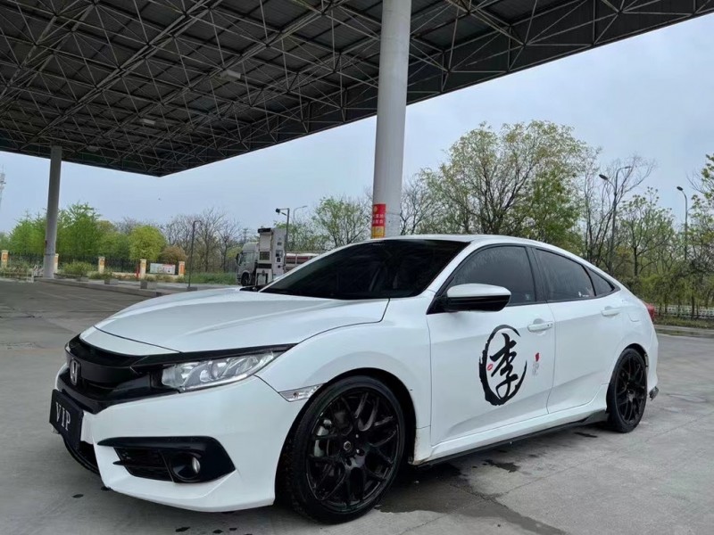 盐城17年本田思域7