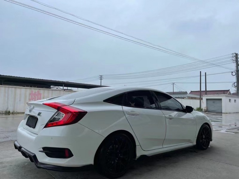 盐城17年本田思域1