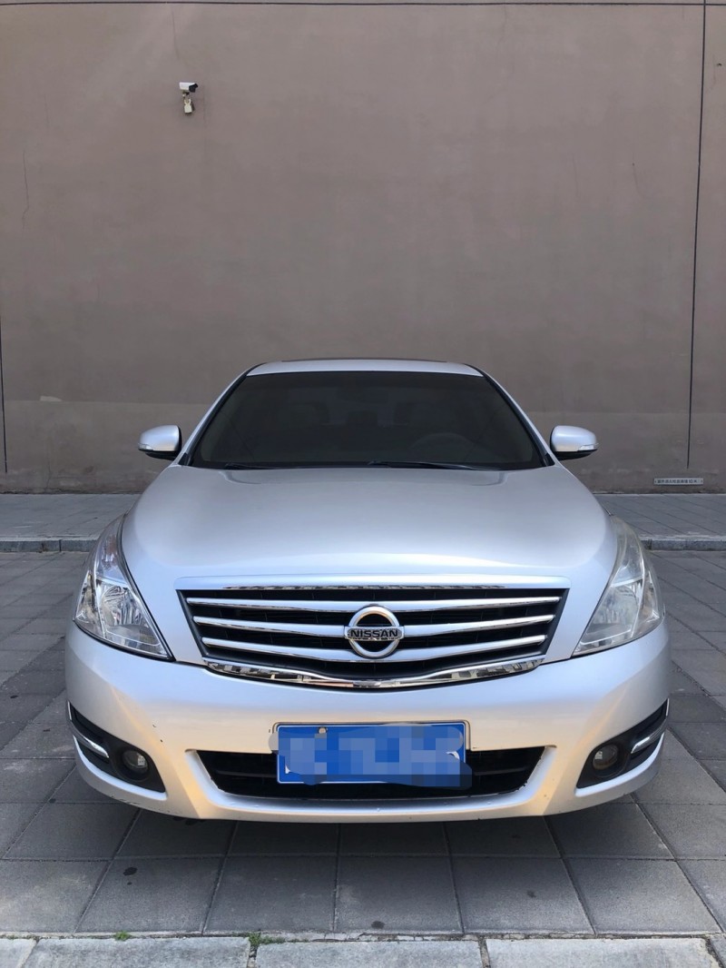 營口11年日產天籟1