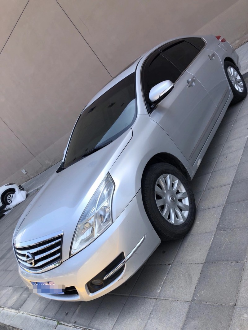 營口11年日產天籟2