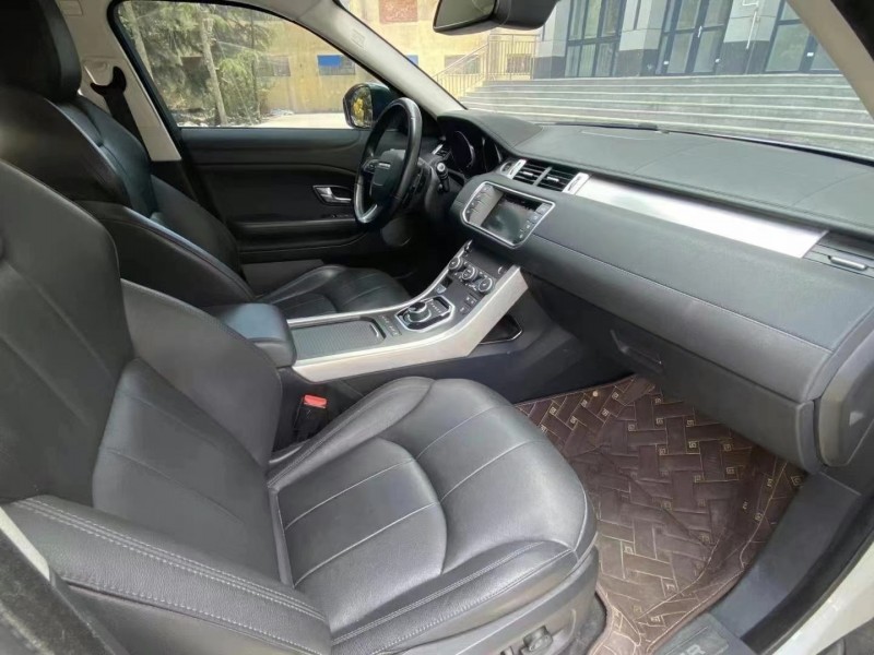 济宁17年路虎极光4