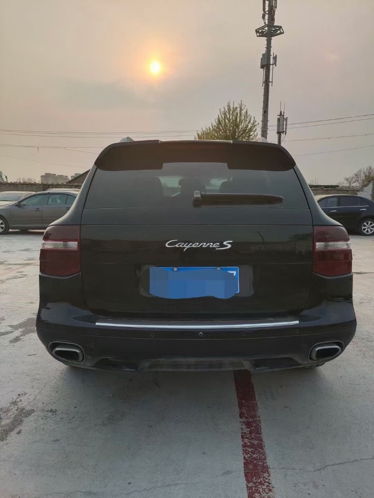 潍坊07年保时捷卡宴1