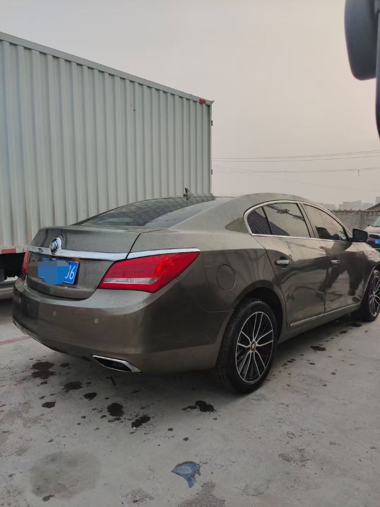 潍坊15年别克君越8