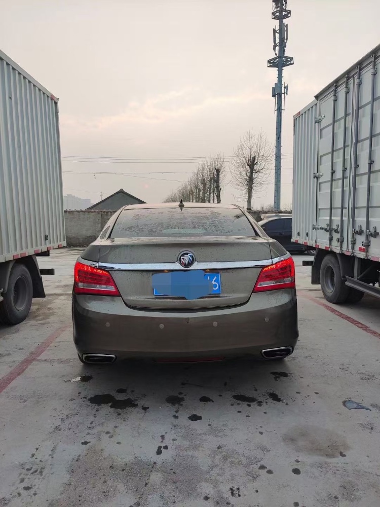 潍坊15年别克君越9