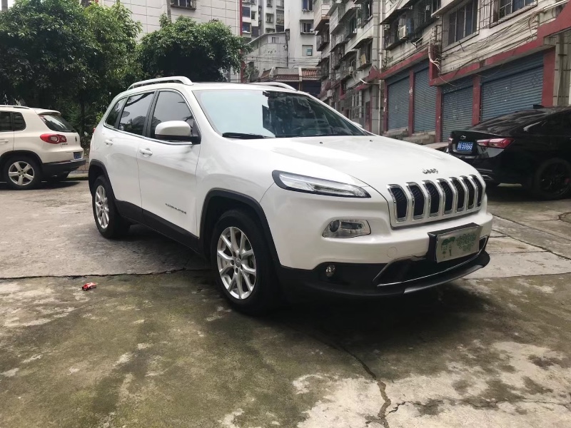 重慶20年Jeep自由光7