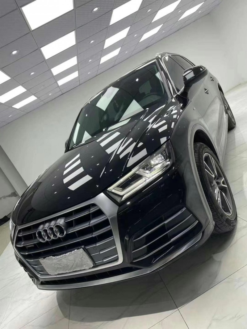 成都20年奥迪Q58