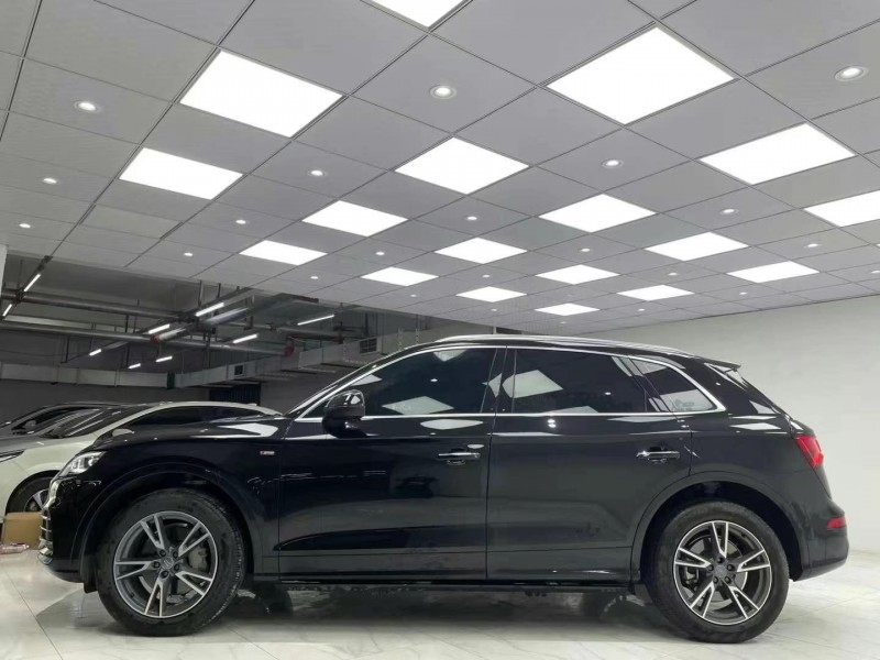 成都20年奥迪Q57