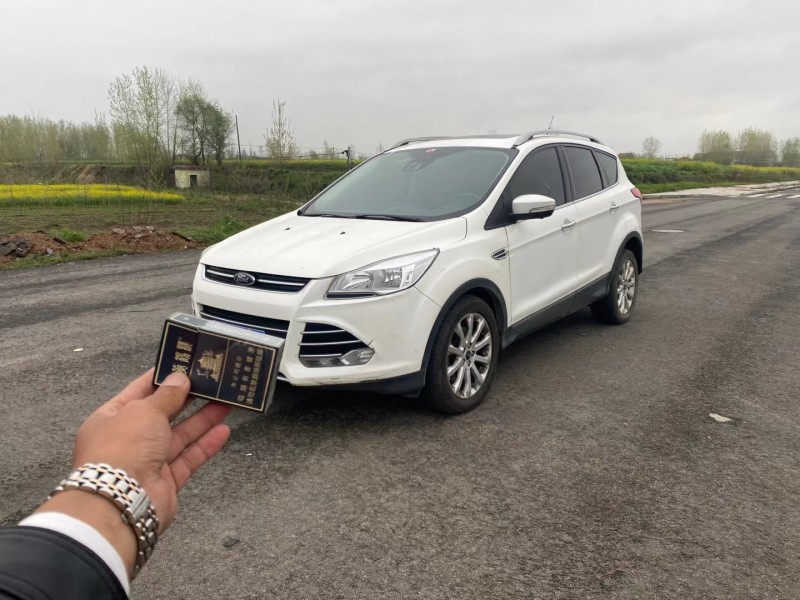 武汉14年福特翼虎7