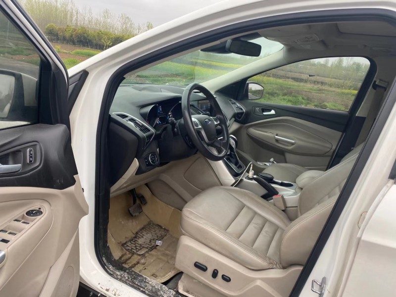 武汉14年福特翼虎3