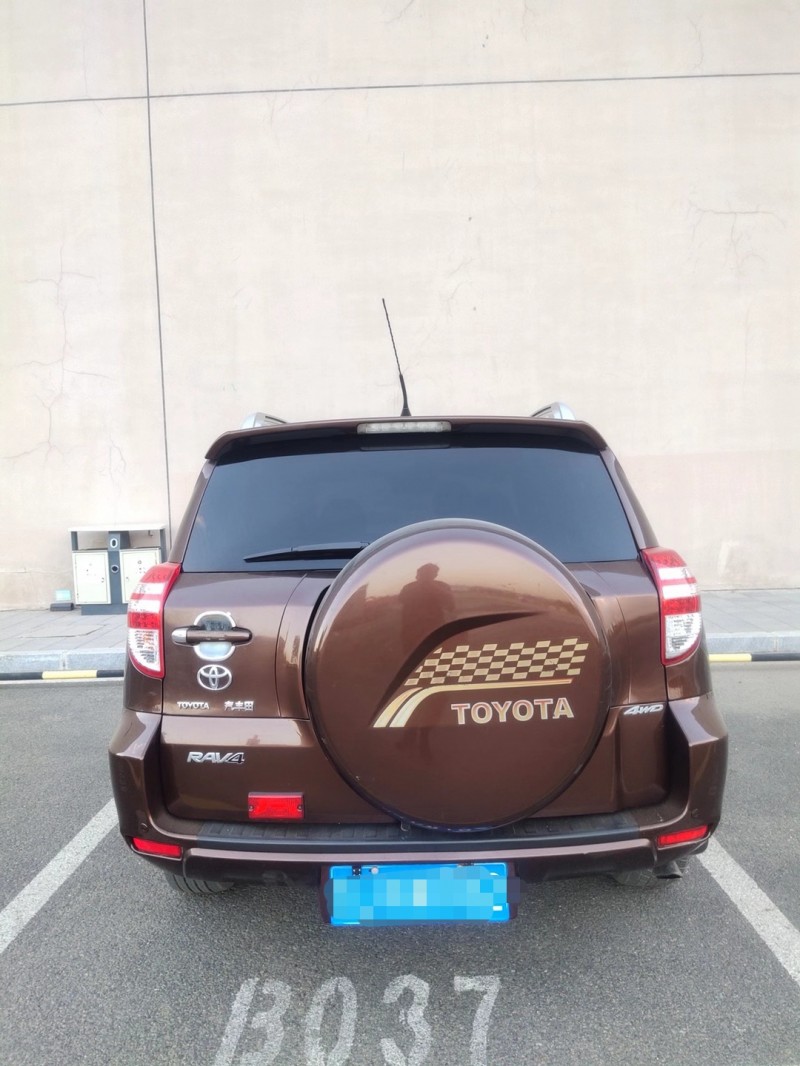 營口12年豐田RAV45