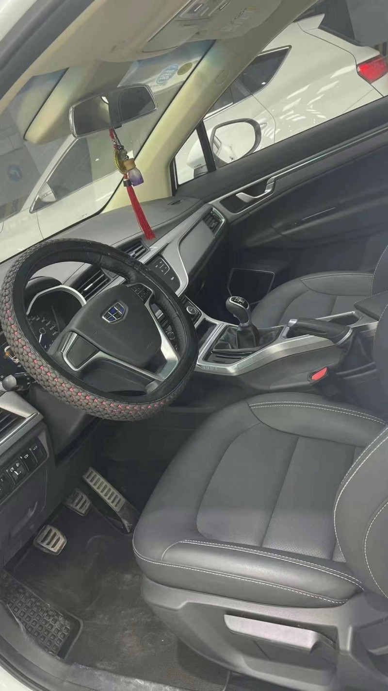 成都19年吉利帝豪GS6