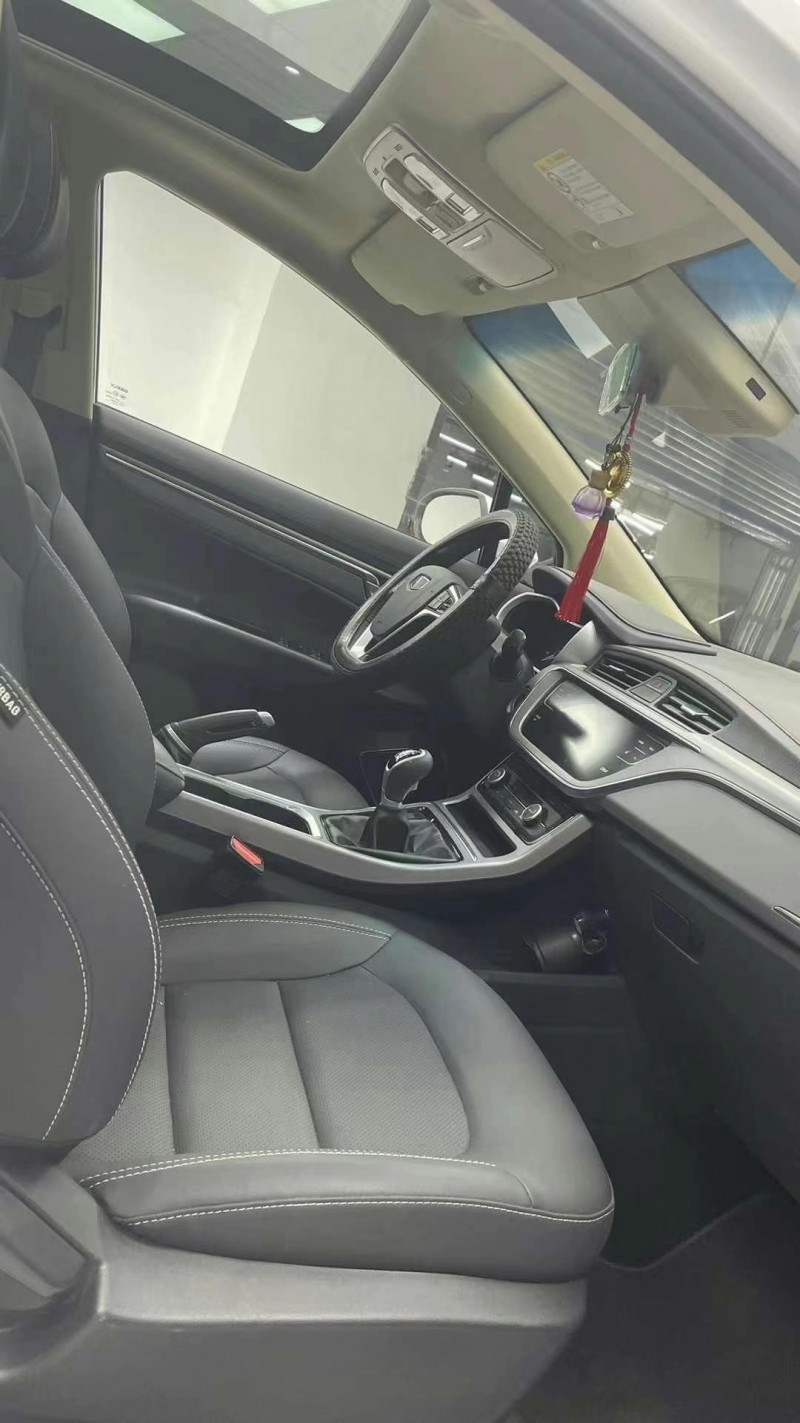 成都19年吉利帝豪GS4