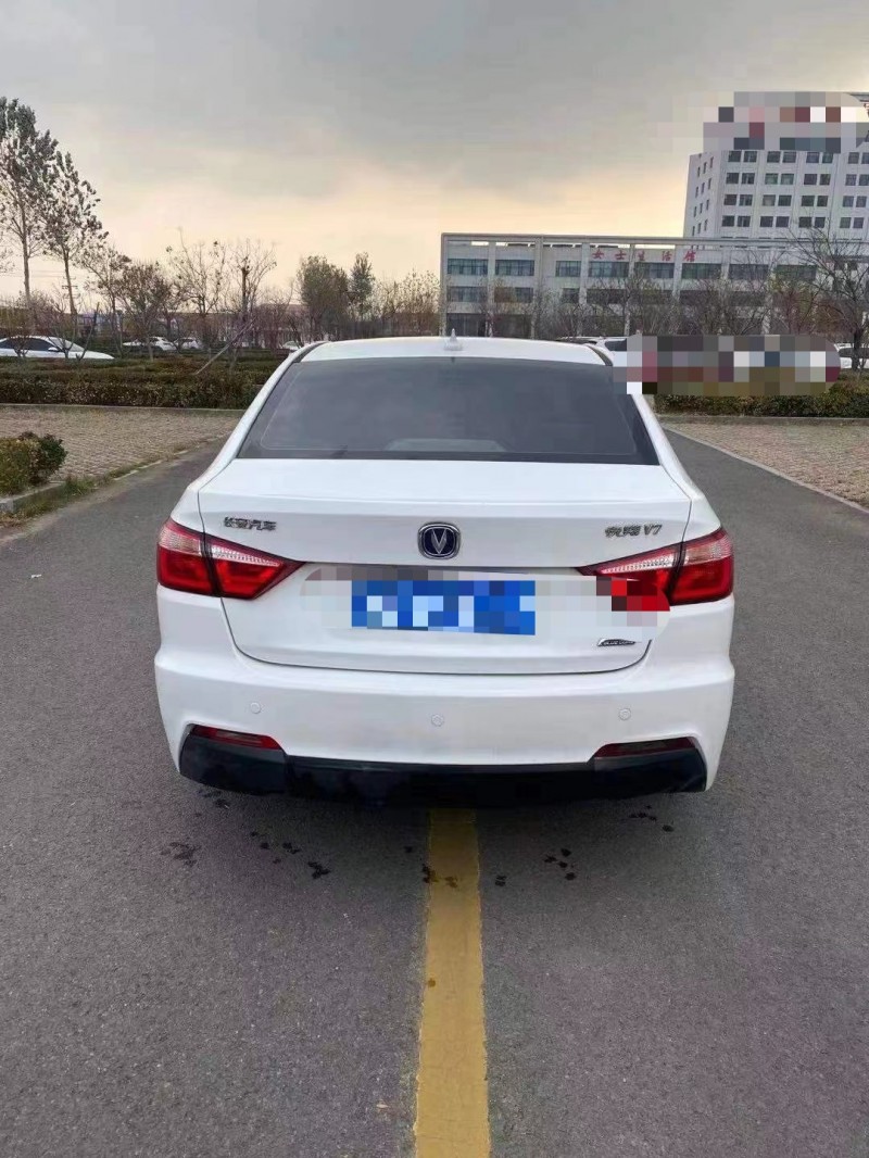 潍坊15年长安汽车悦翔V79