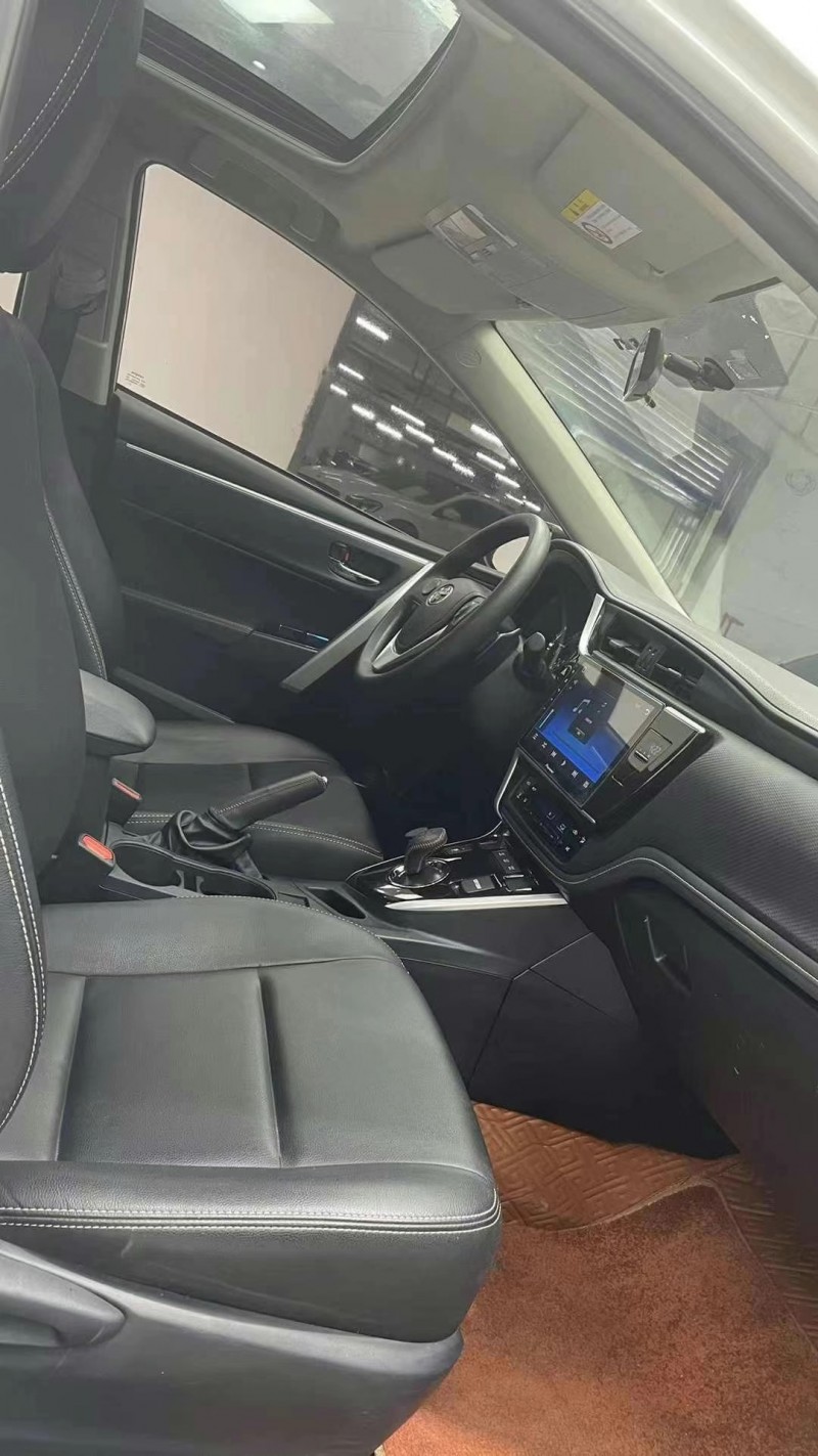 成都18年丰田雷凌4