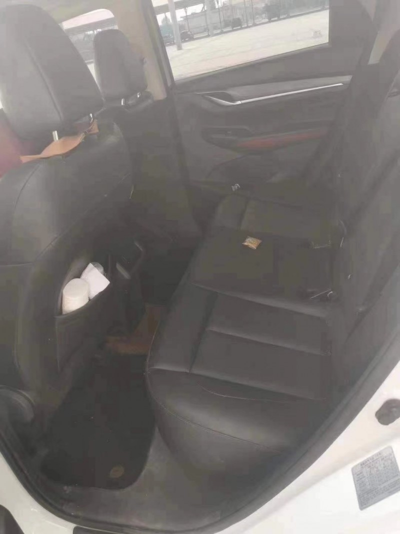 保定20年长安汽车CS555