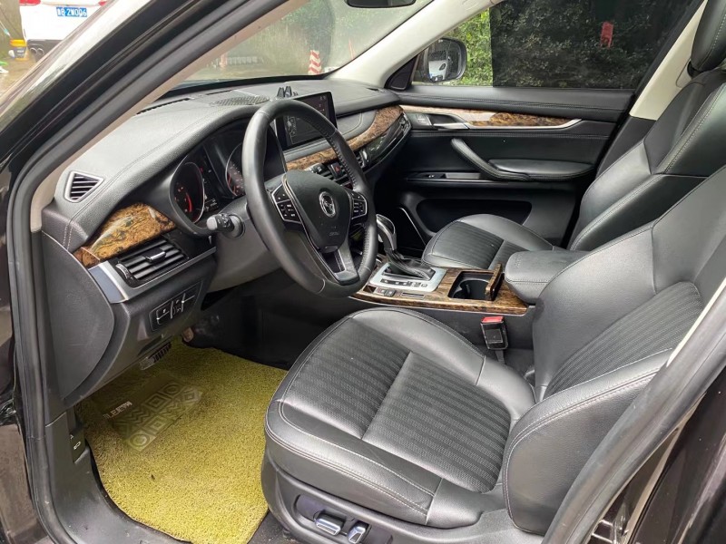 成都19年汉腾汽车X76