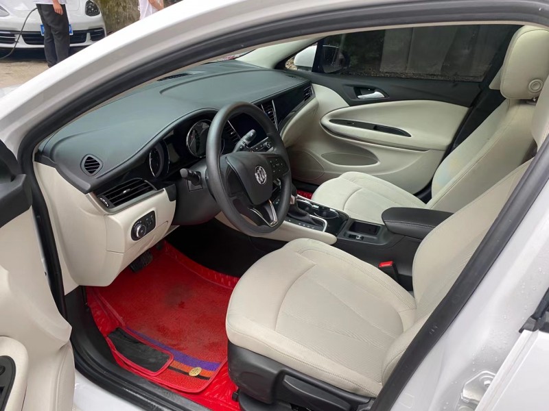 成都21年别克威朗4