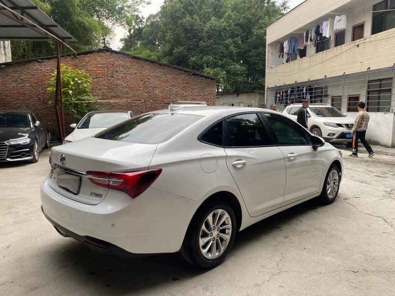 成都21年别克威朗2